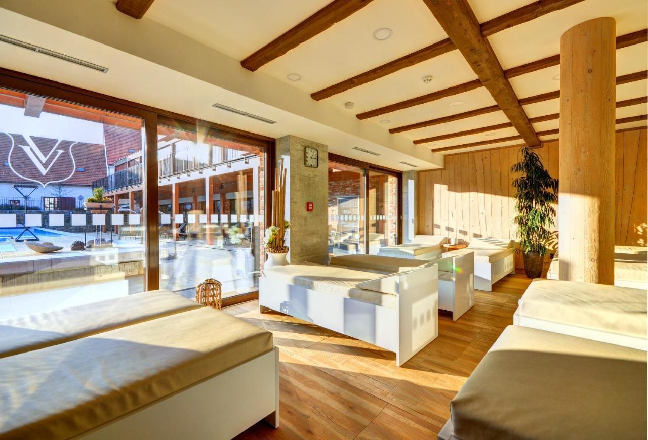 Hotel Zamek Valec Vladislav 외부 사진