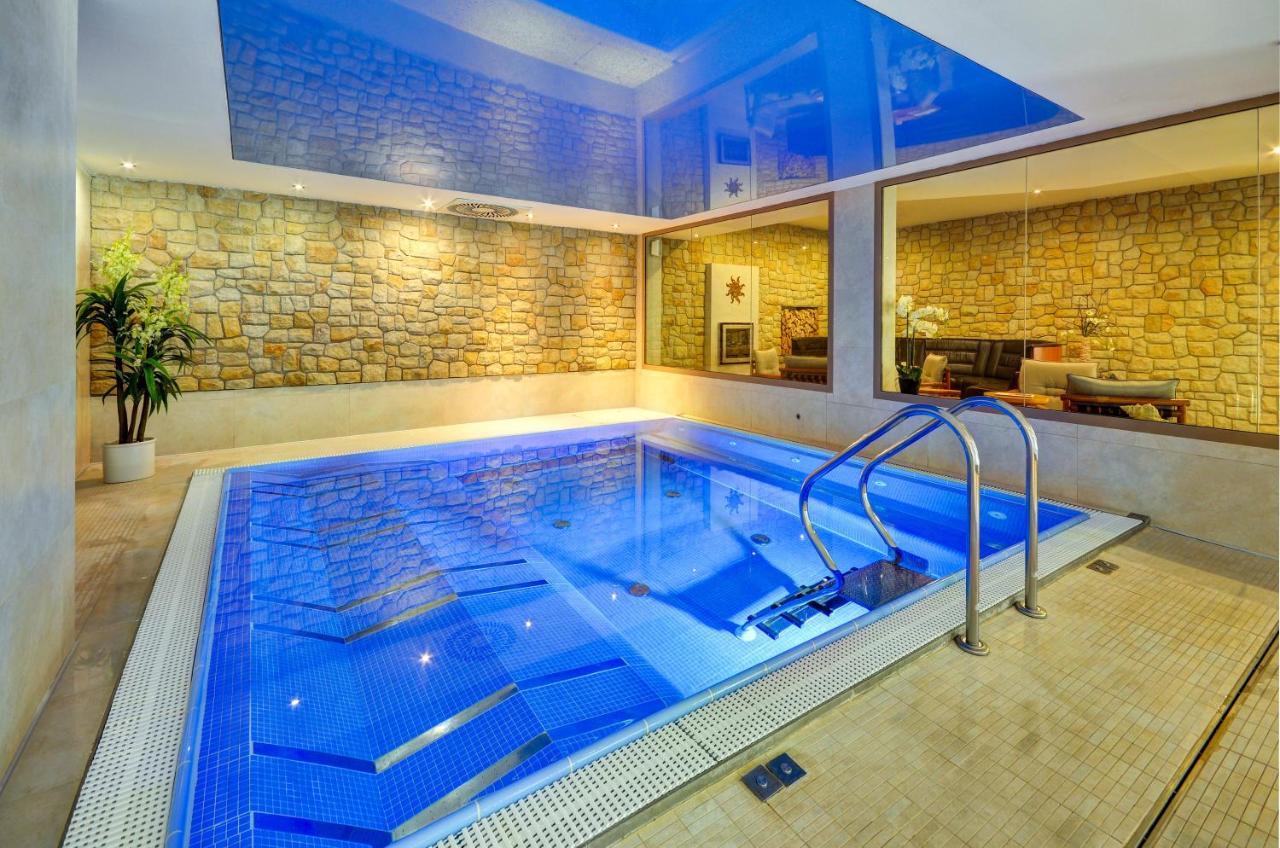 Hotel Zamek Valec Vladislav 외부 사진
