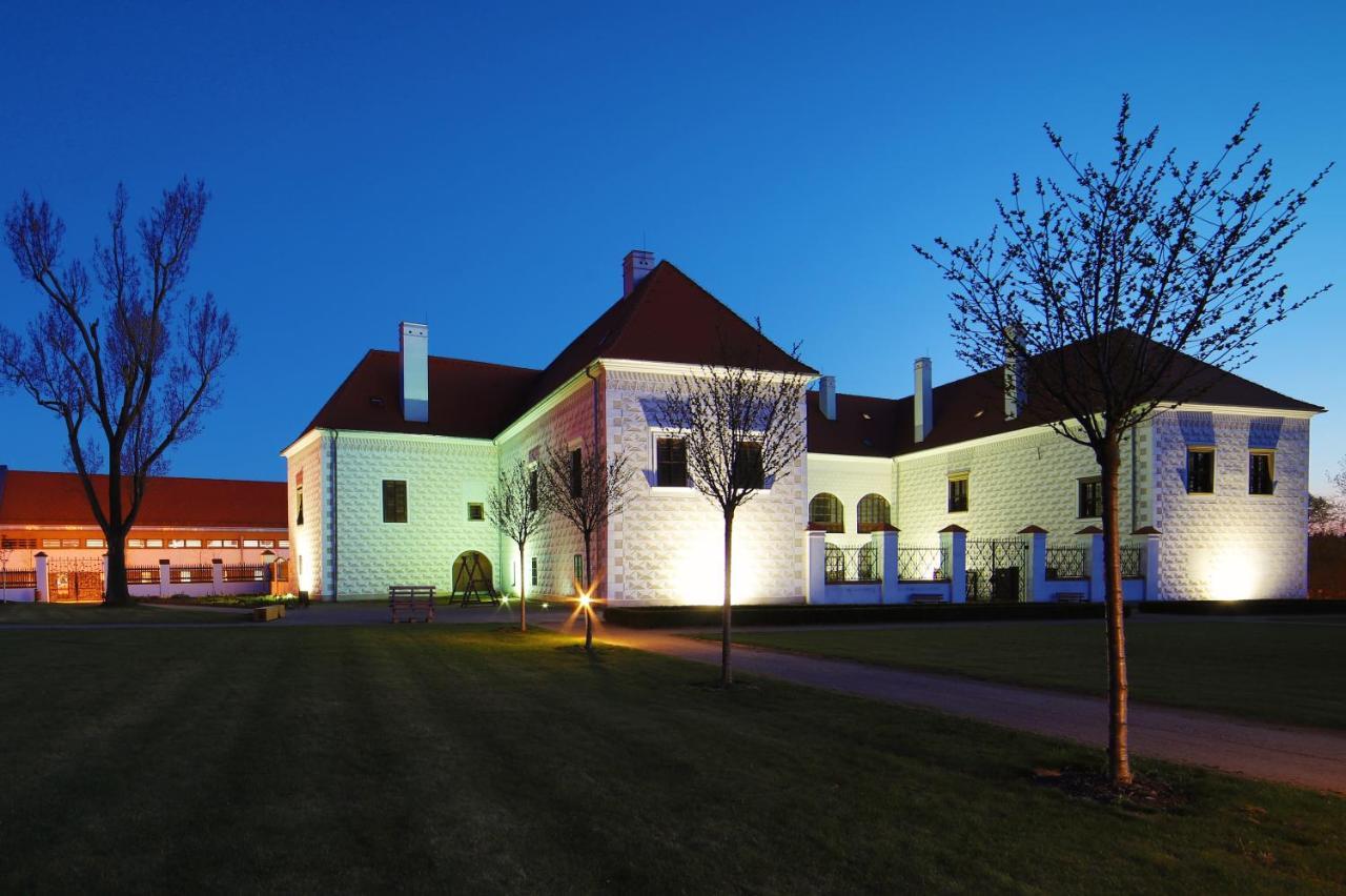 Hotel Zamek Valec Vladislav 외부 사진