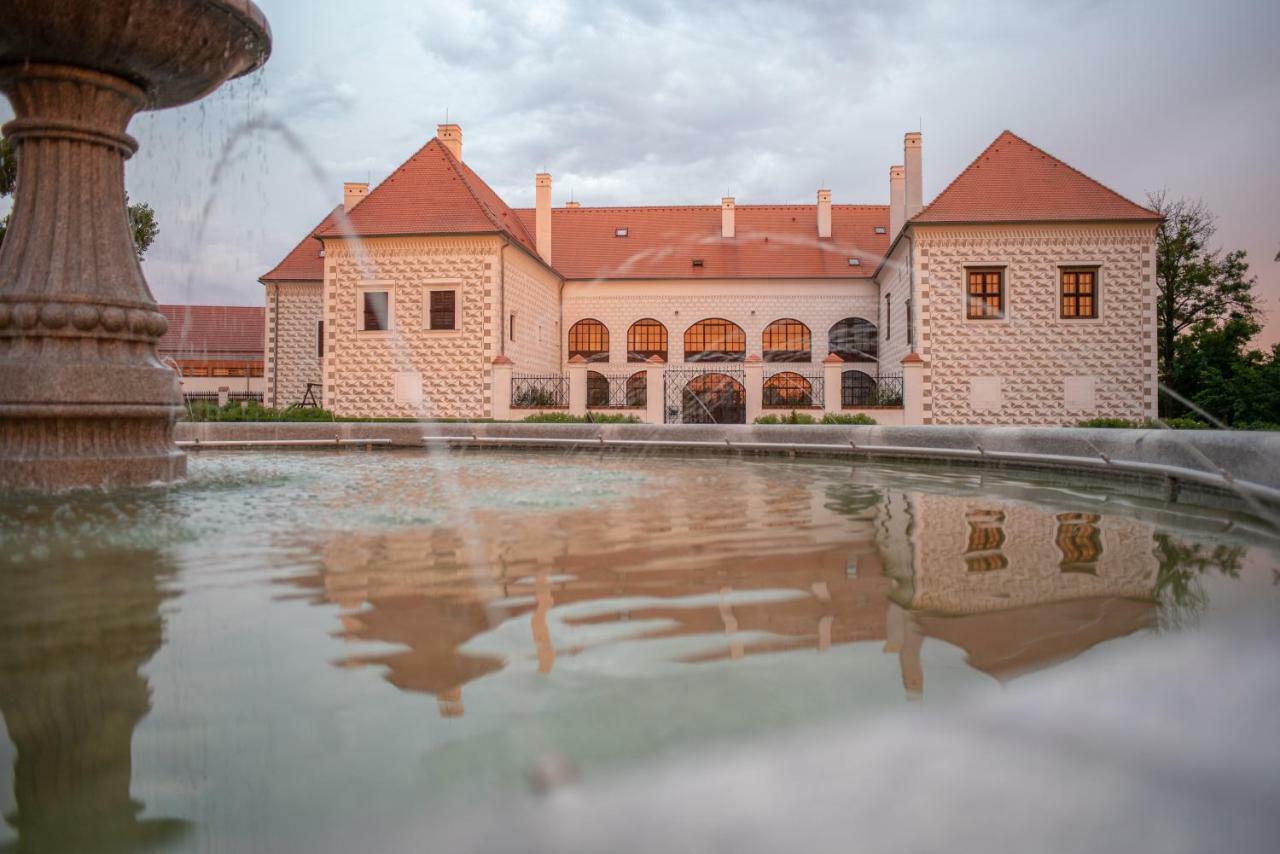 Hotel Zamek Valec Vladislav 외부 사진